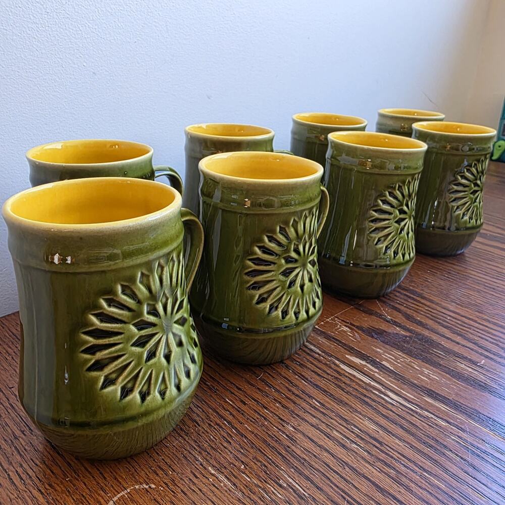 VTG Ireland Kilrush MCM Set‎ 8 Glazed Pottery Coffee Mugs Starburst Green Yellow
